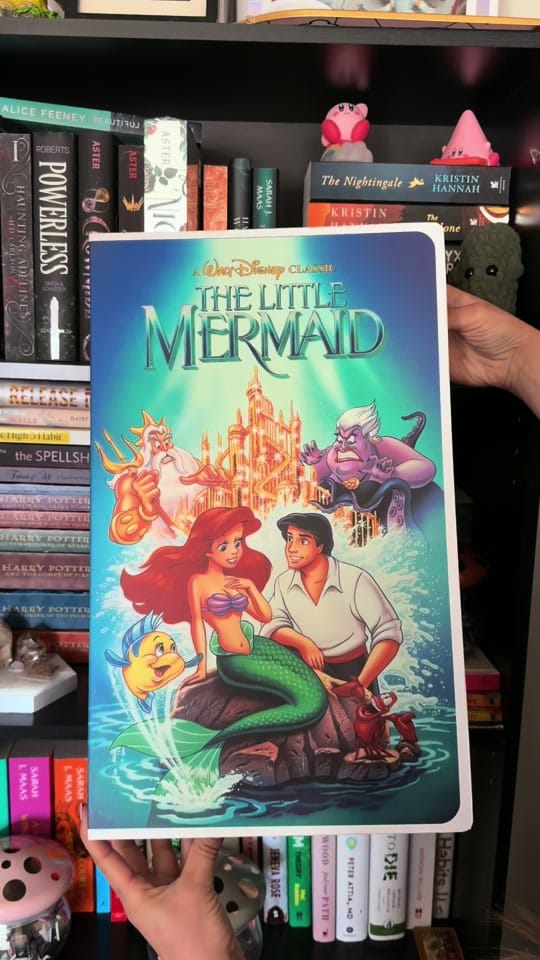 Post 1 by cydneelouwho 📚 ☕️ 🦢 on TikTok (video)