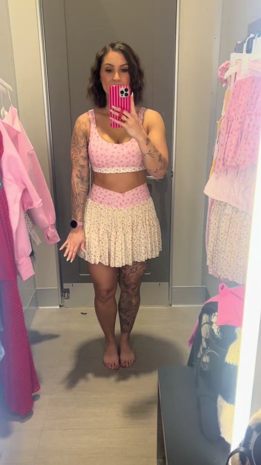 Post 9 by doesitcomeinpinkblog on TikTok (video)