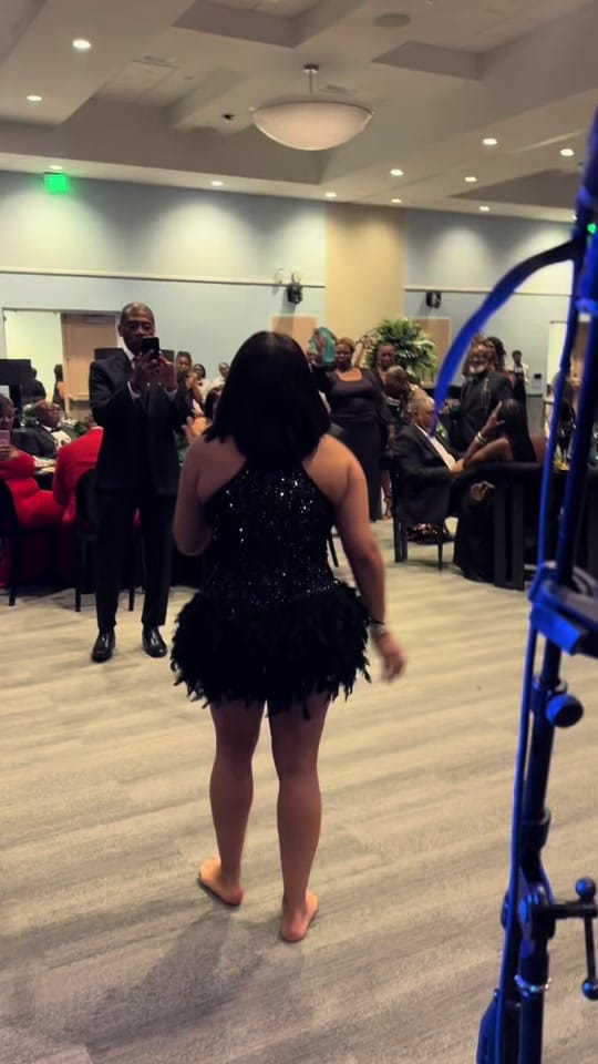 Post 2 by Melanie Amaro on TikTok (video)