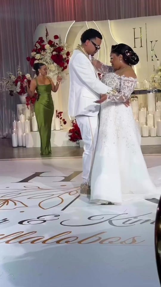 Post 1 by Melanie Amaro on TikTok (video)