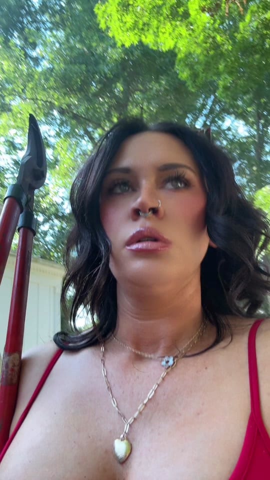 Post 5 by Chelsea Grey Collins on TikTok (video)