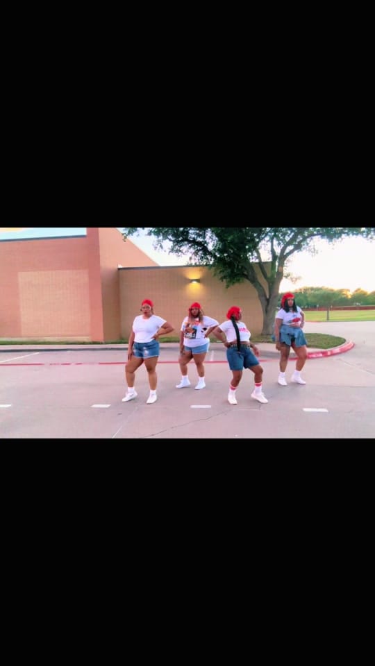 Post 1 by Curvy Queenz on TikTok (video)