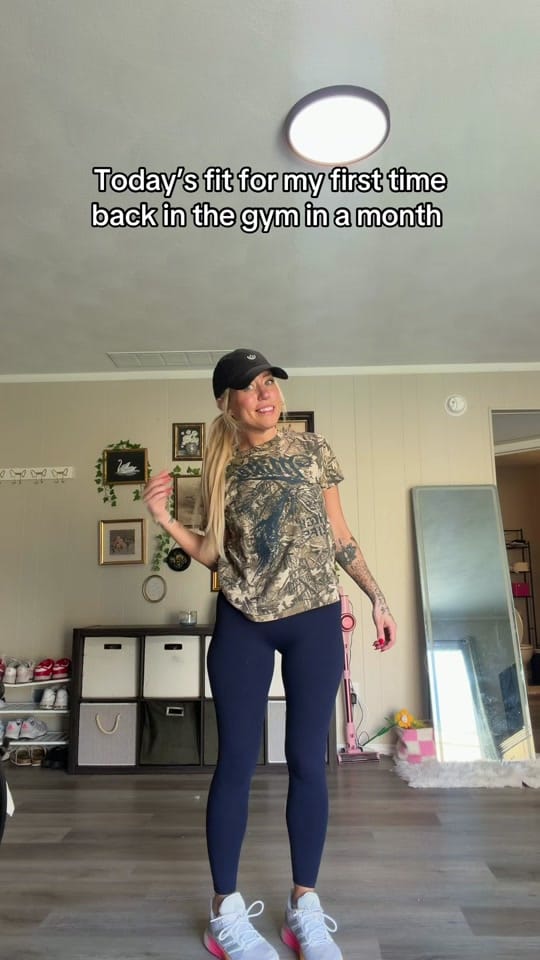 Post 3 by Changing with Chelly on TikTok (video)