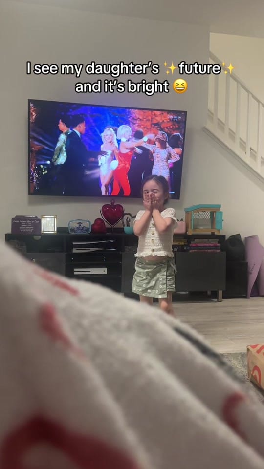 Post 8 by Anna Maria Perez de Tagle on TikTok (video)