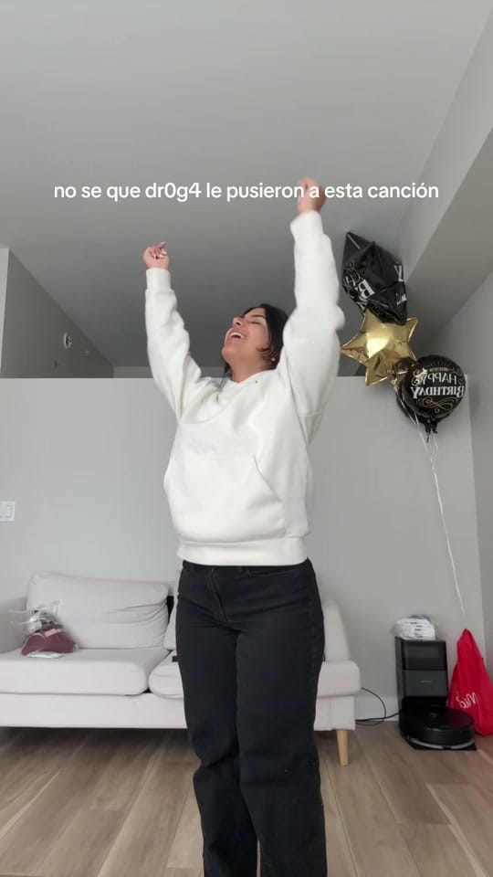 Post 2 by Angélica Chacín on TikTok (video)
