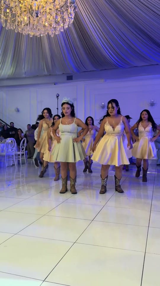 Post 4 by Chicas Dance on TikTok (video)