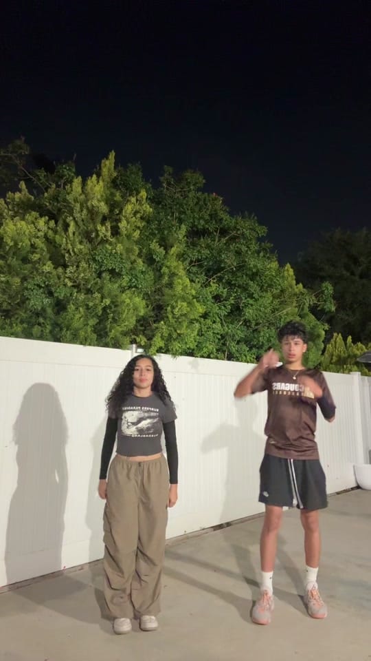 Post 8 by Chicas Dance on TikTok (video)