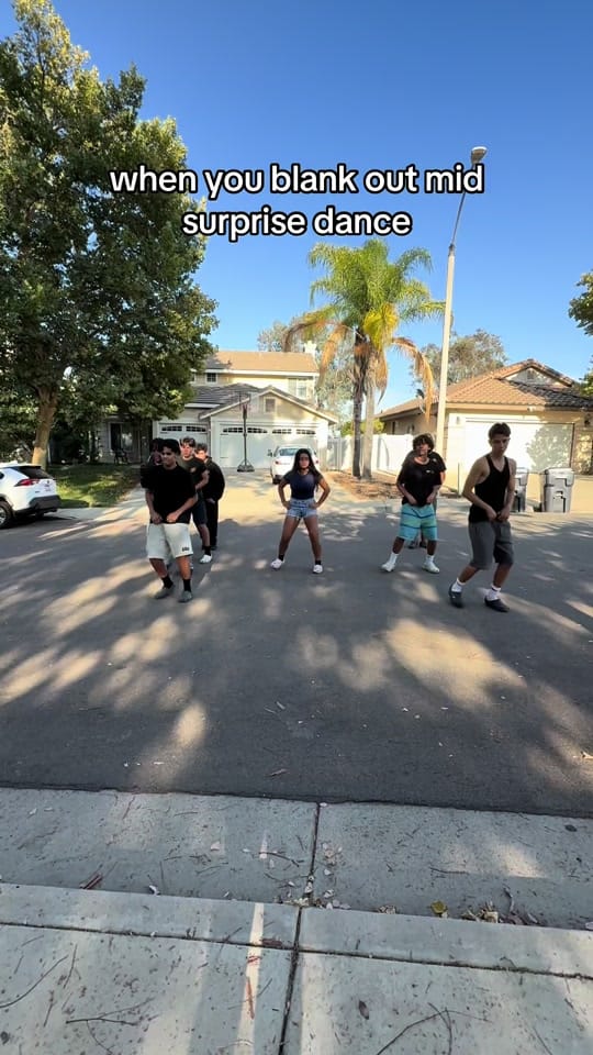 Post 2 by Chicas Dance on TikTok (video)