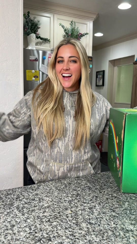 Post 10 by Katherine Salom on TikTok (video)