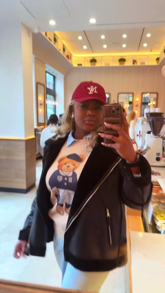 Post 3 by Flore 🦢 on TikTok (video)