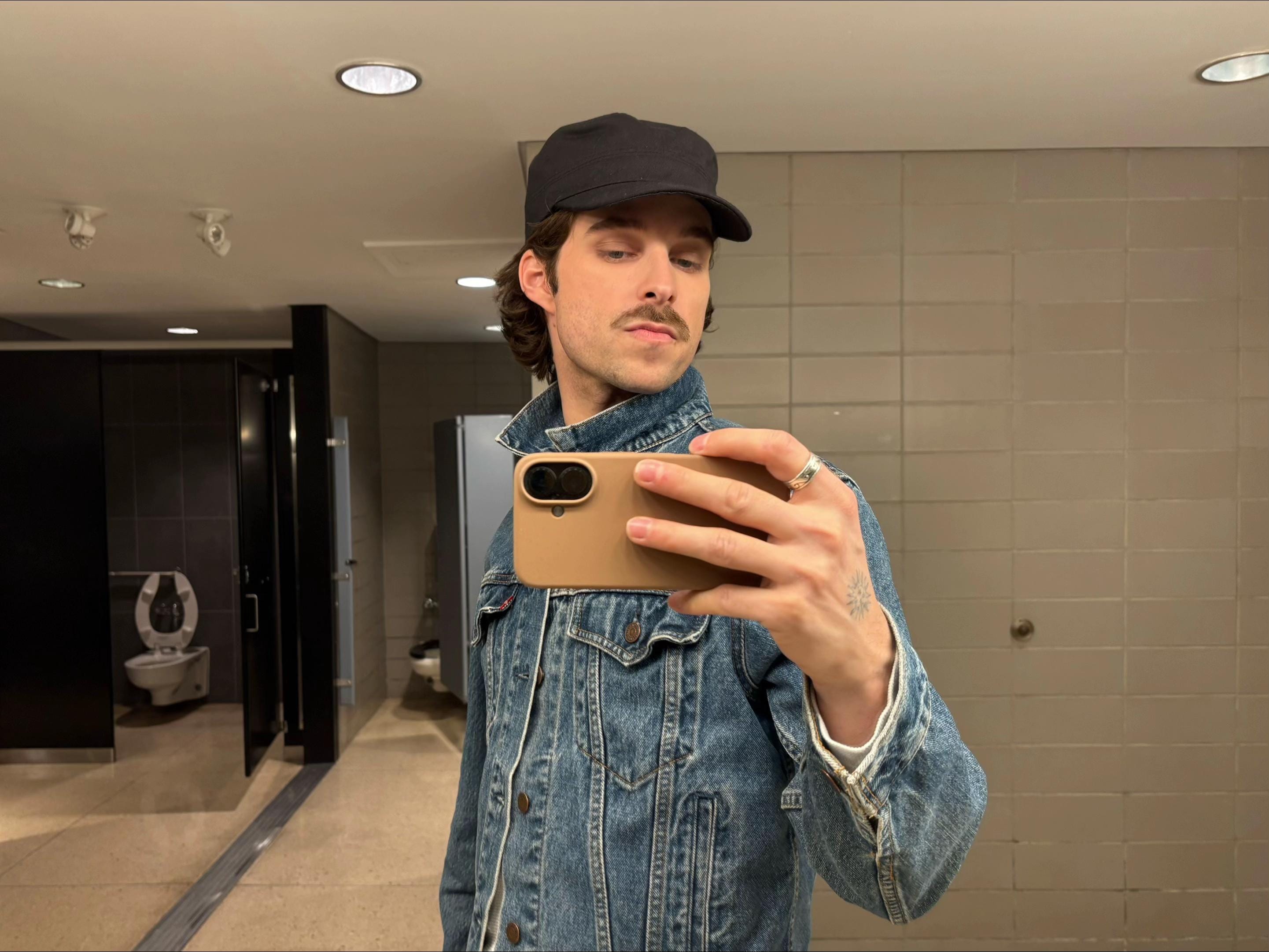 Post 3 by julienjeanson on TikTok (video)