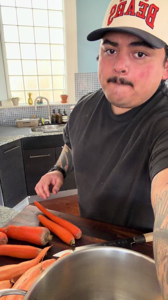 Post 10 by Jonathan Zaragoza on TikTok (video)
