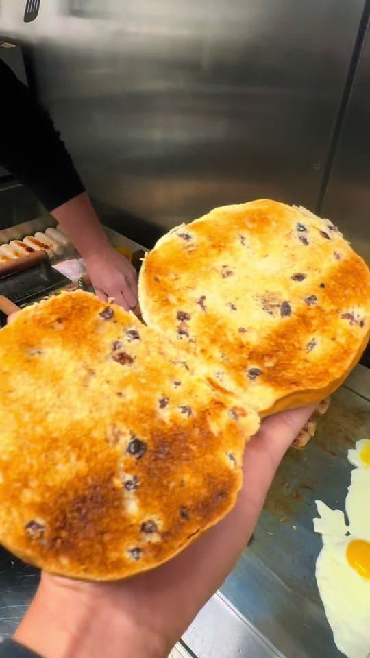 Post 1 by Scran breakfast cafe on TikTok (video)
