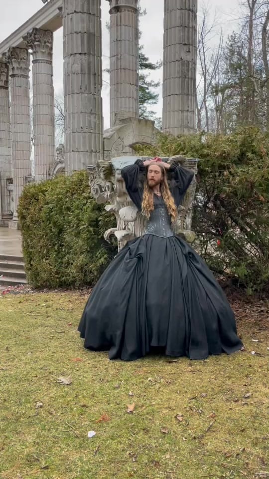 Post 10 by Designer Dianna DiNoble on TikTok (video)