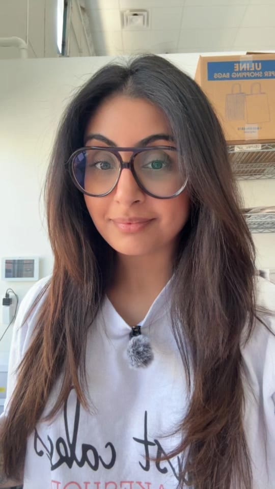 Post 1 by Just Cakes on TikTok (video)