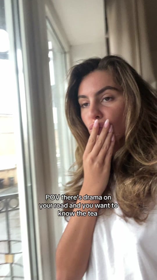 Post 1 by Lola Valentine on TikTok (video)