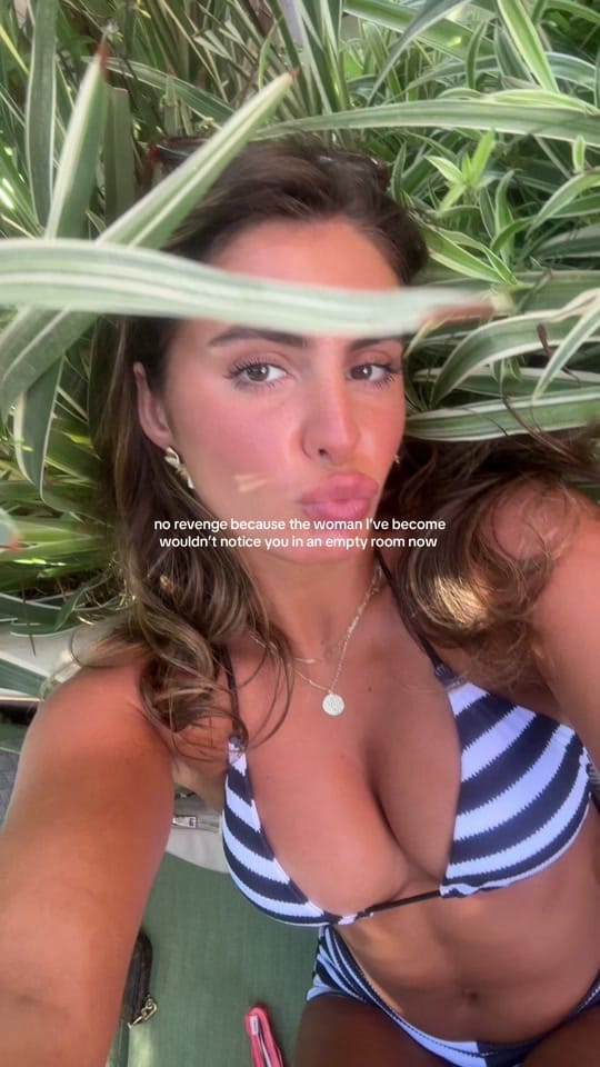 Post 2 by Lola Valentine on TikTok (video)