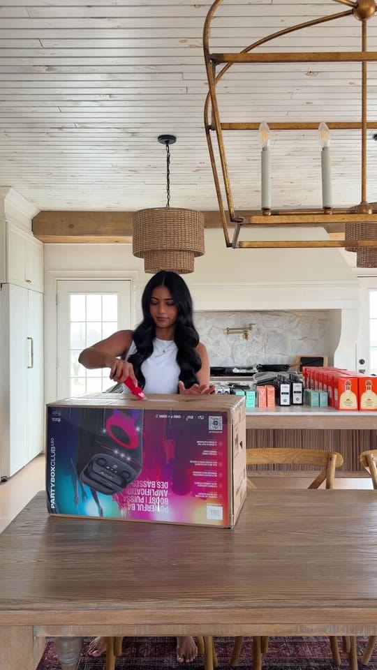 Post 10 by Deyakannesha on TikTok (video)