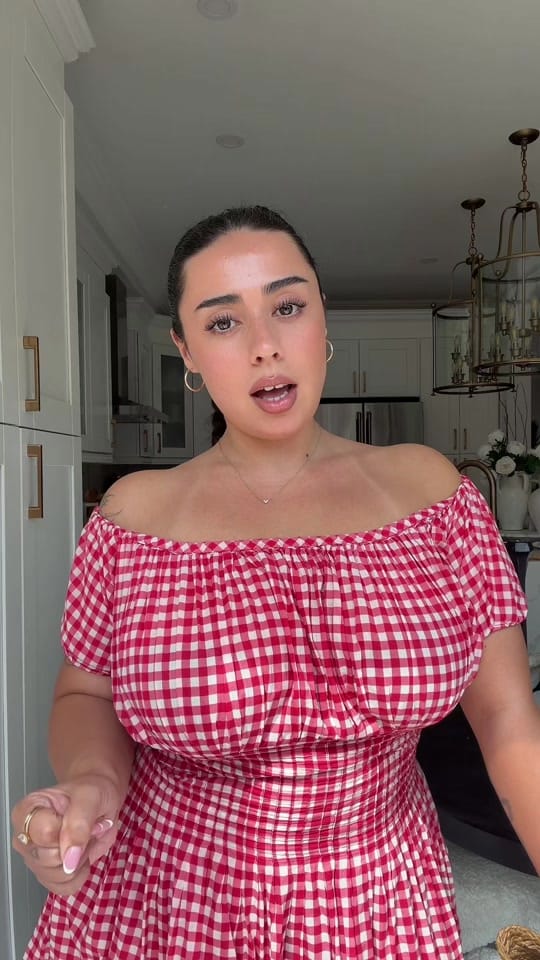Post 1 by Natasha on TikTok (video)