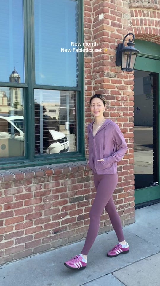 Post 4 by Melzzie on TikTok (video)