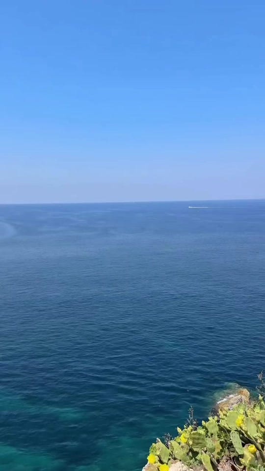 Post 4 by Lore on TikTok (video)