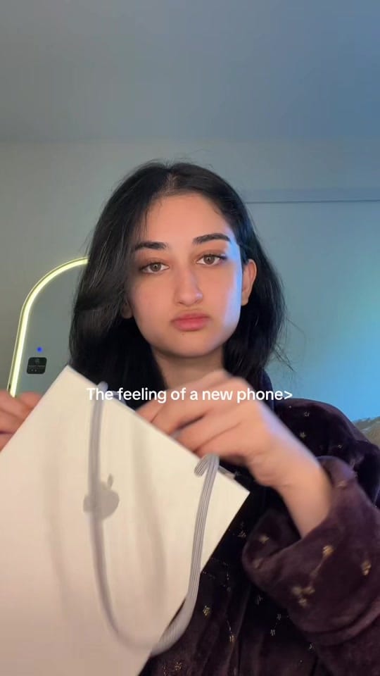 Post 4 by Selena on TikTok (video)