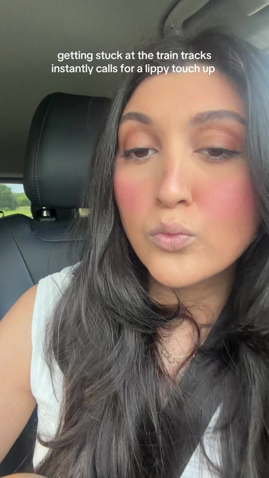Post 3 by Samra Mansoor on TikTok (video)
