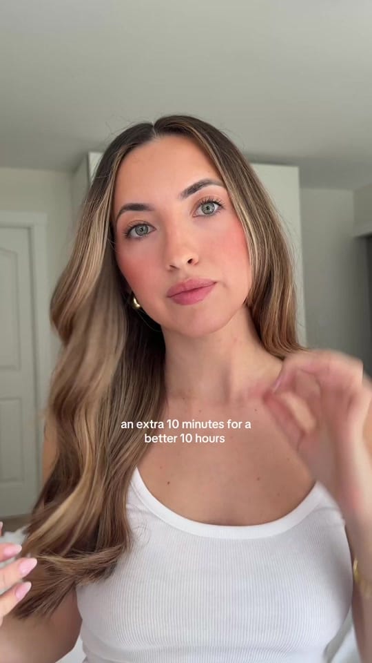 Post 4 by Rosina Valcheva on TikTok (video)