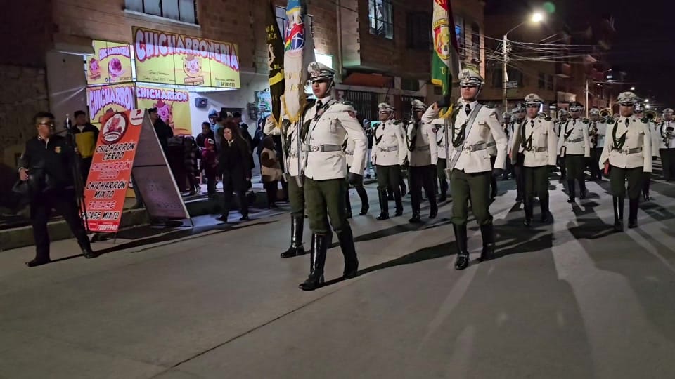 Post 10 by Bandas Estudiantiles D Bolivia on TikTok (video)