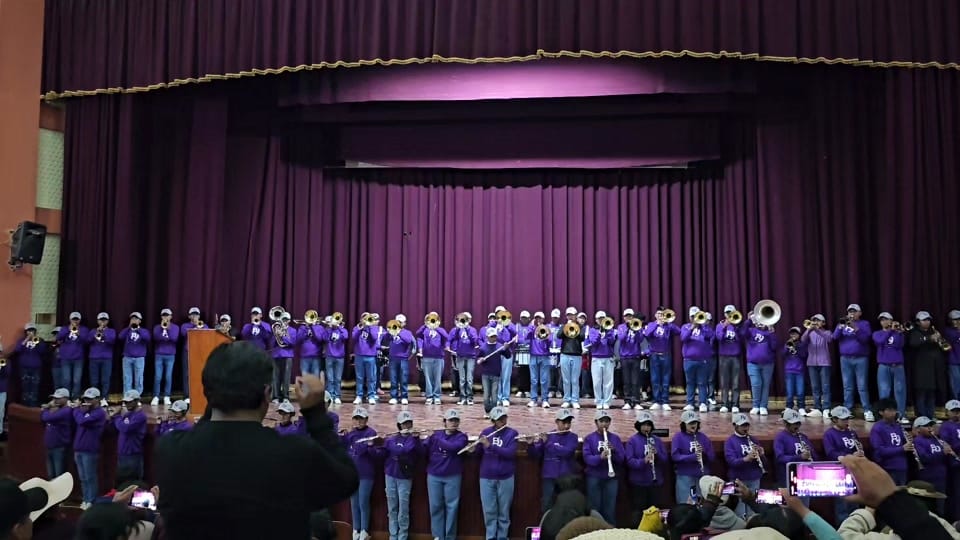 Post 1 by Bandas Estudiantiles D Bolivia on TikTok (video)