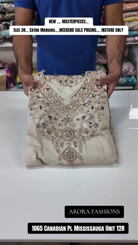 Post 3 by Arora Fashions 🇨🇦 on TikTok (video)