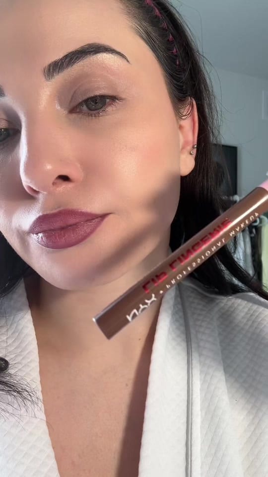 Post 6 by Em on TikTok (video)