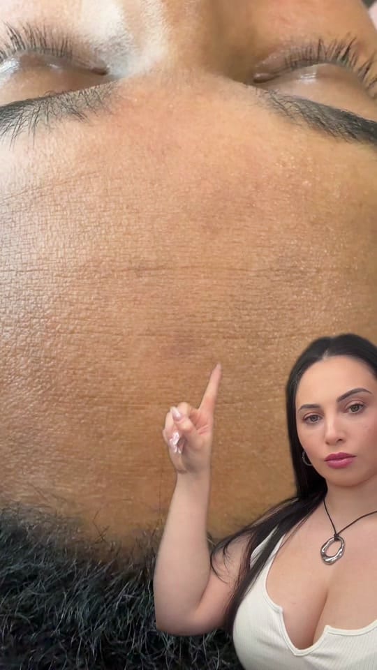Post 10 by Em on TikTok (video)