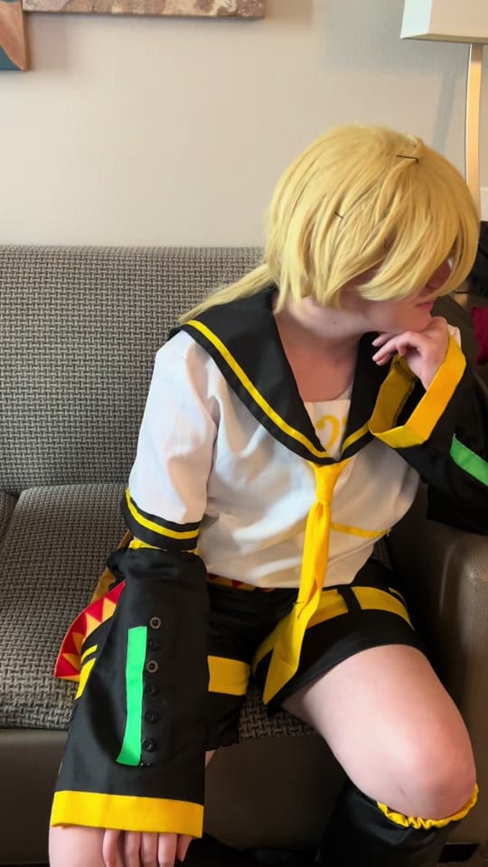 Post 3 by Kat Caves on TikTok (video)