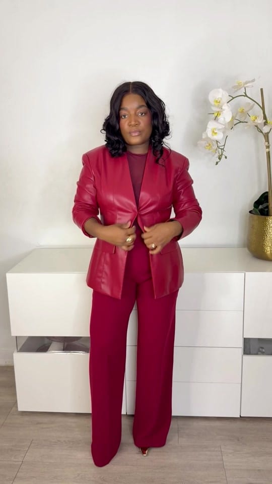 Post 7 by Lucinia on TikTok (video)