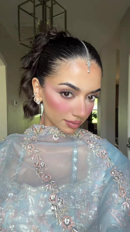 Post 8 by A D I N A on TikTok (video)