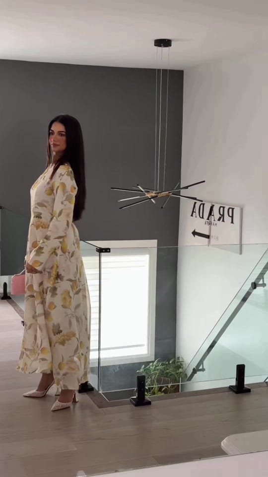 Post 2 by A D I N A on TikTok (video)