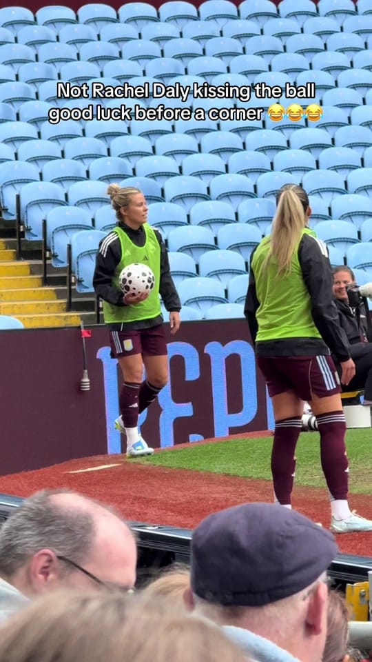 Post 10 by Emloy | Women’s Football ⚽️🦁 on TikTok (video)
