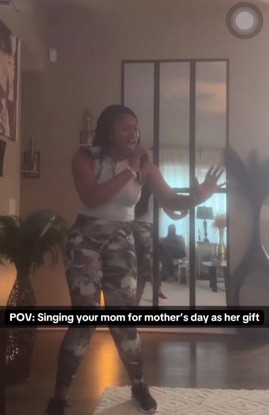 Post 8 by Arianna Mone on TikTok (video)
