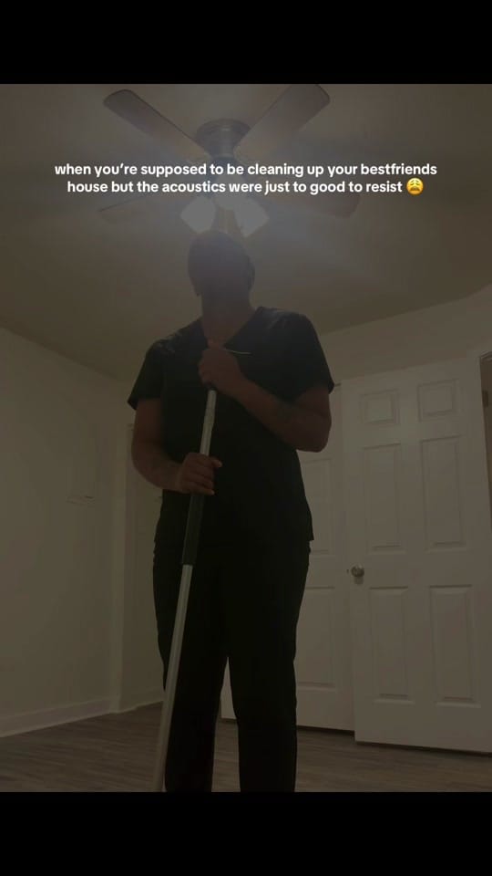 Post 3 by Arianna Mone on TikTok (video)