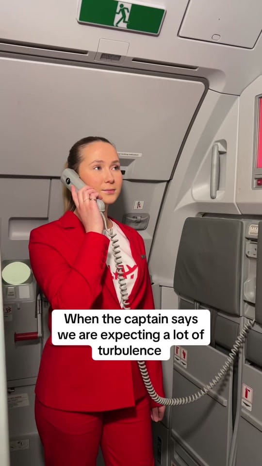Post 7 by PLAY airlines on TikTok (video)