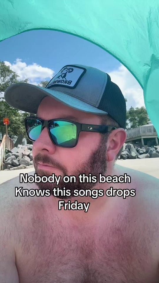 Post 1 by Matt Rogers on TikTok (video)