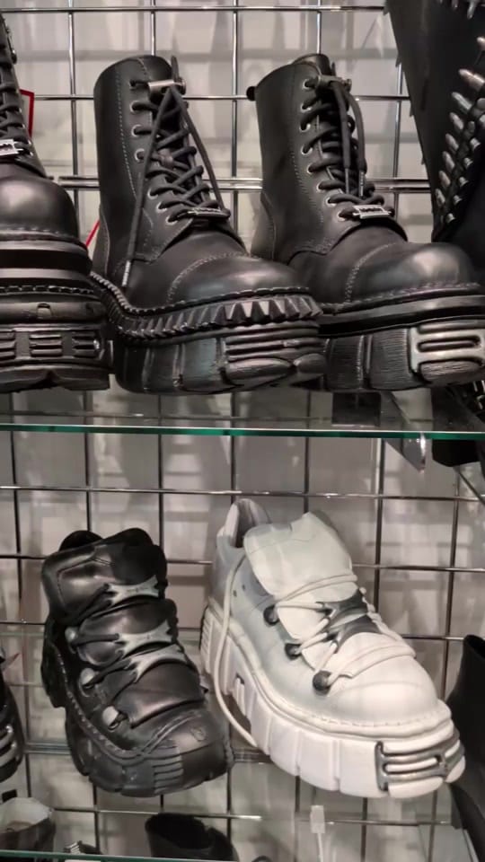 Post 2 by Boutique Diabolik on TikTok (video)