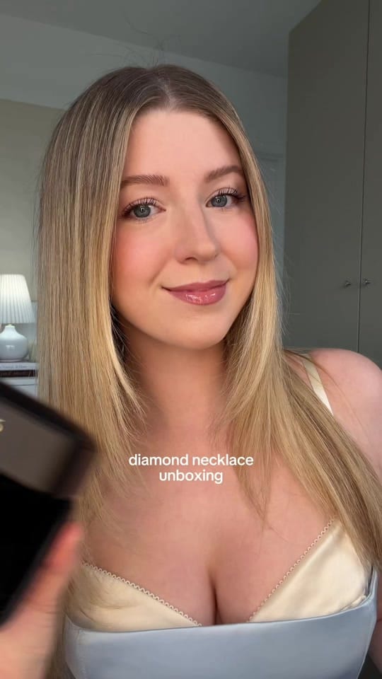 Post 5 by Jenn Sara on TikTok (video)