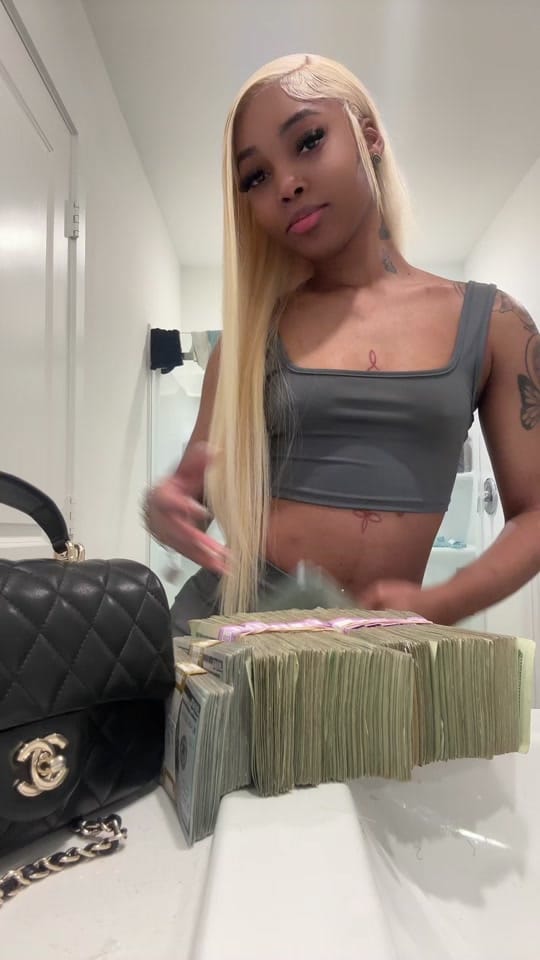 Post 6 by Tyonnia🩷 on TikTok (video)
