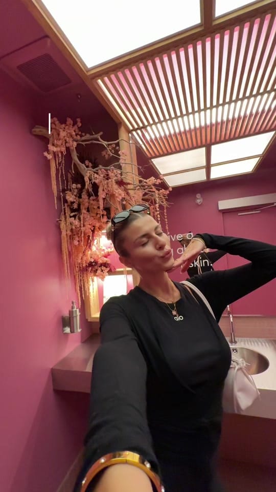 Post 1 by sophiabenek on TikTok (video)