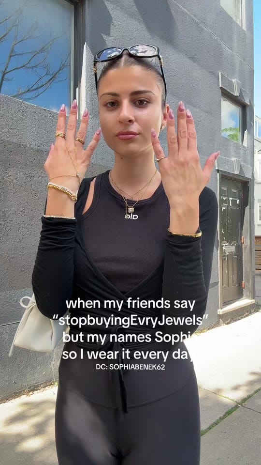 Post 5 by sophiabenek on TikTok (video)