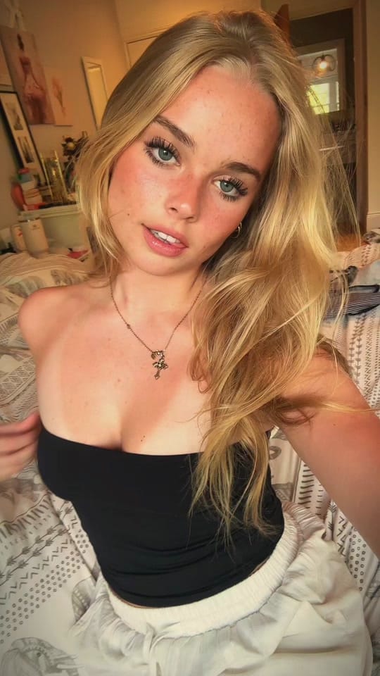 Post 4 by Rosie💋 on TikTok (video)