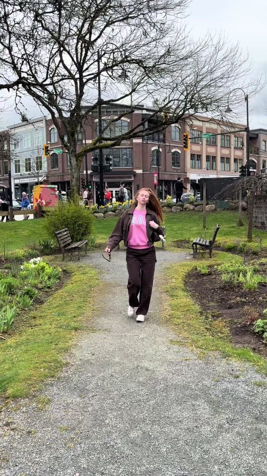 Post 6 by ZoeOlson1234 on TikTok (video)