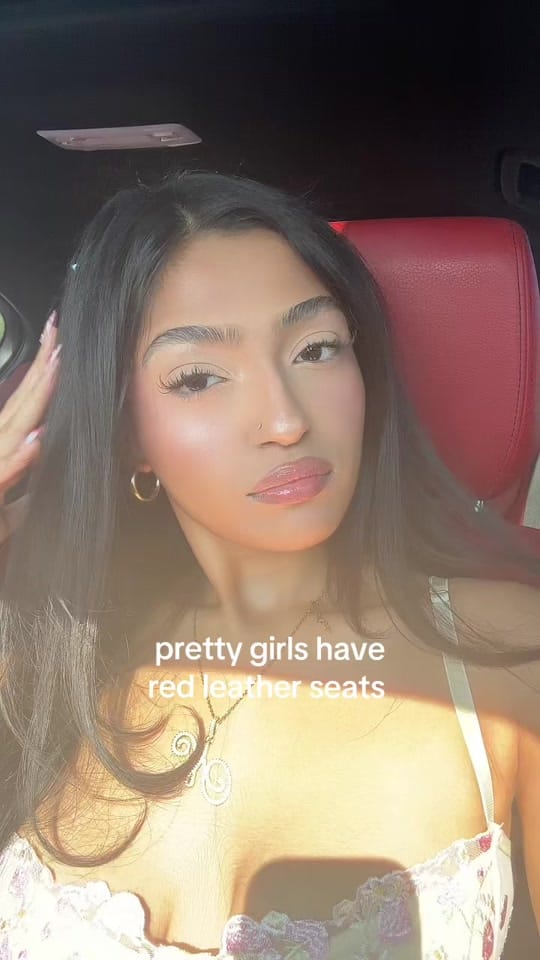 Post 2 by nidaosman on TikTok (video)